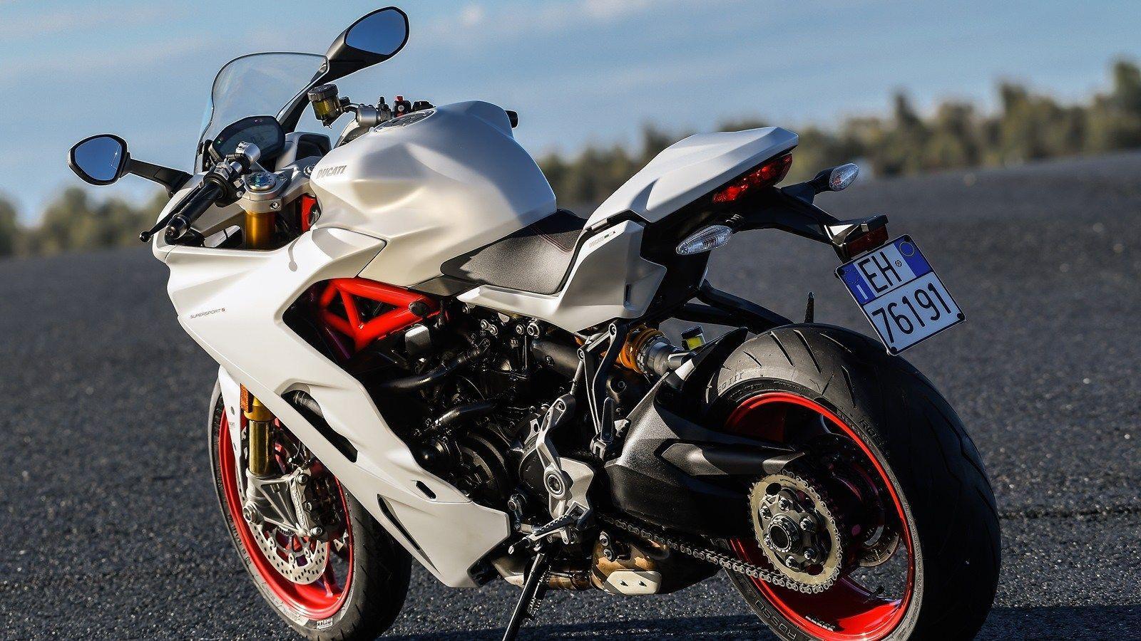 1600x900 Ducati SuperSport Wallpaper