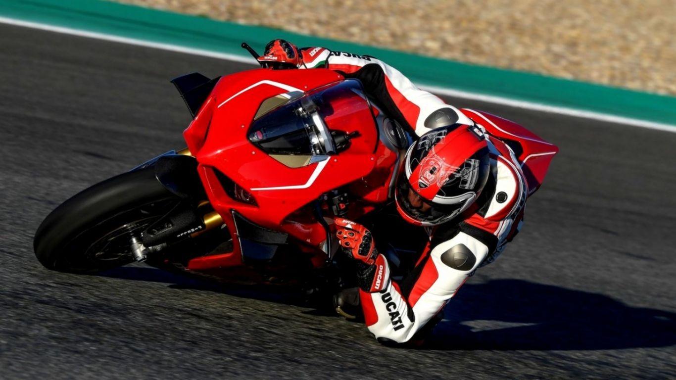 1366x768 Ducati 1198 SP Wallpaper