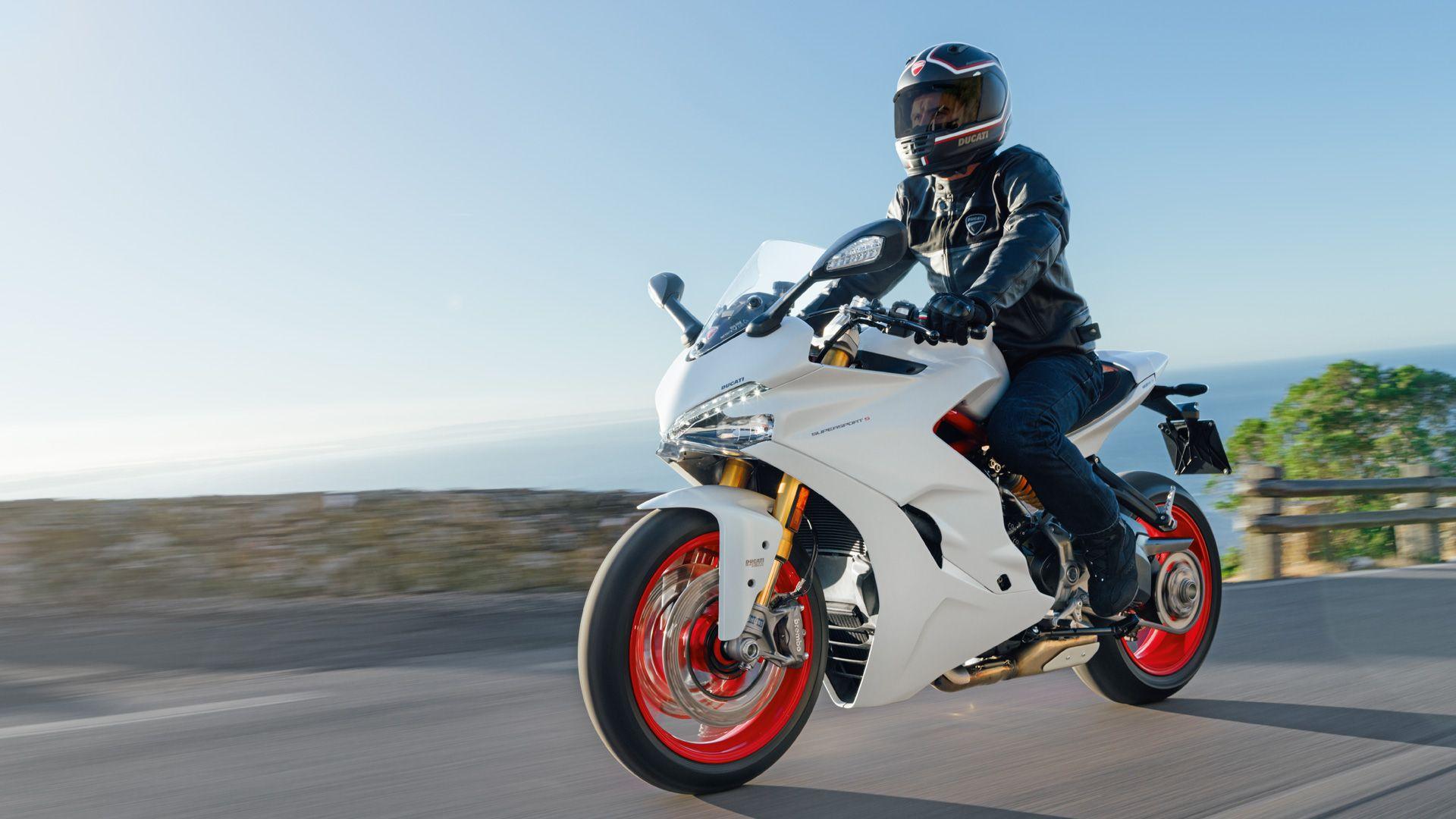1920x1080 Ducati SuperSport: the energy of sport wherever it goes