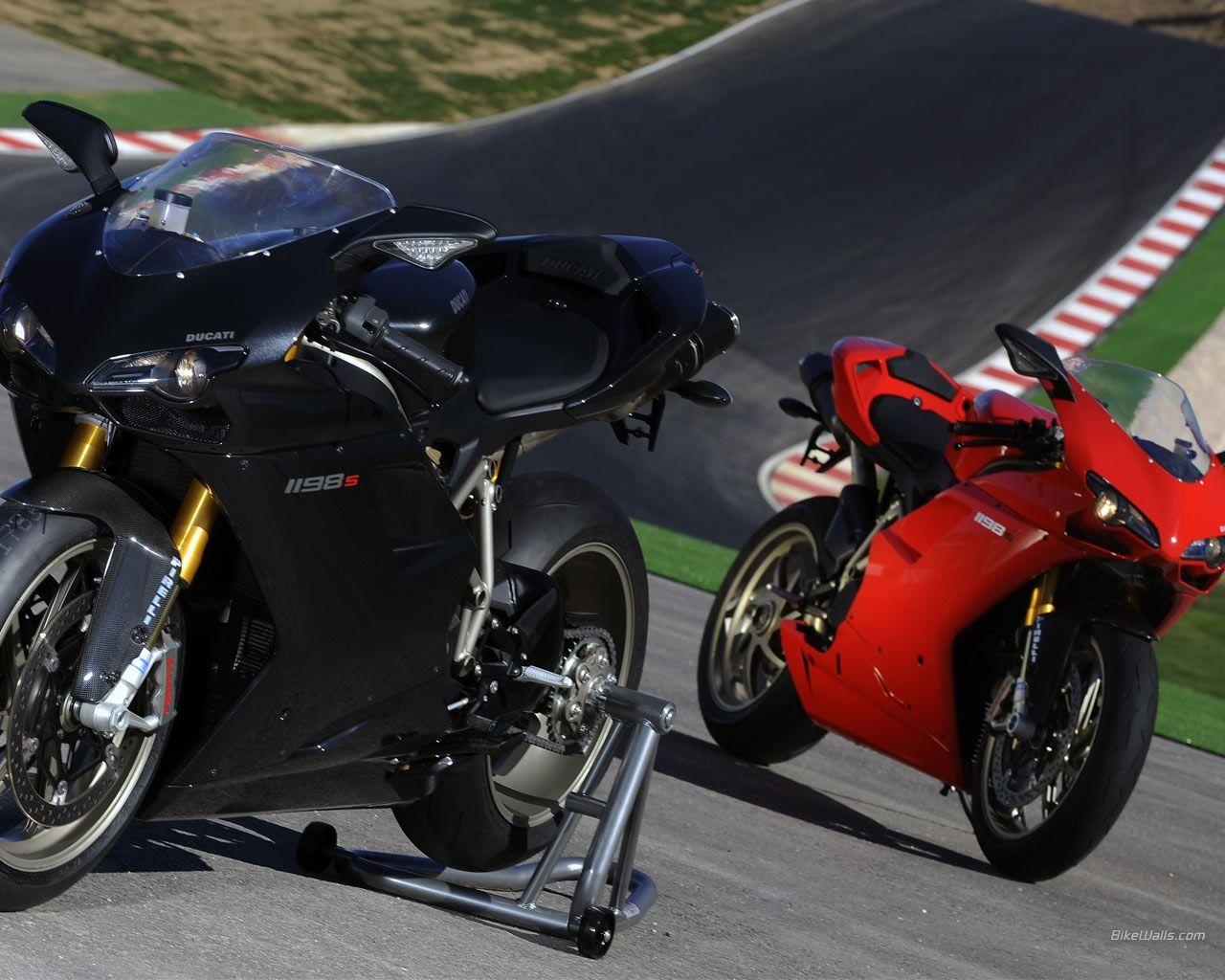 1280x1024 Ducati Superbike 1198 pic 13