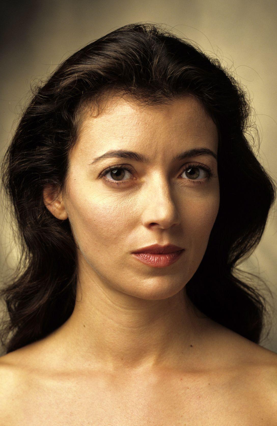 1088x1669 Mia Sara