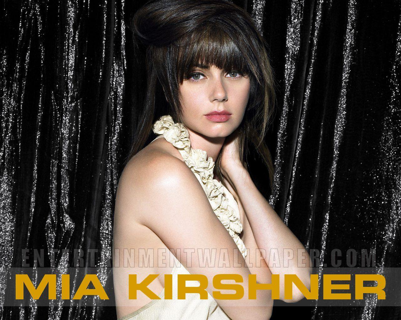 1280x1024 best wallpaper: Mia Sara Best Wallpaper