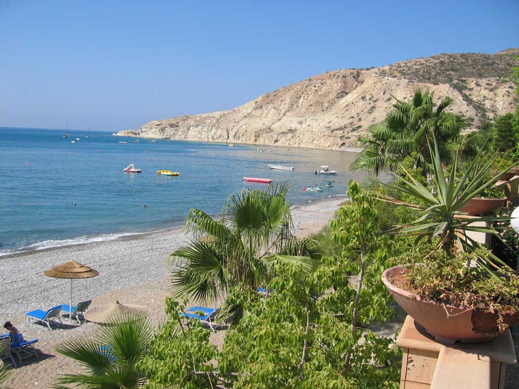 1024x768 Free European Beach Wallpaper