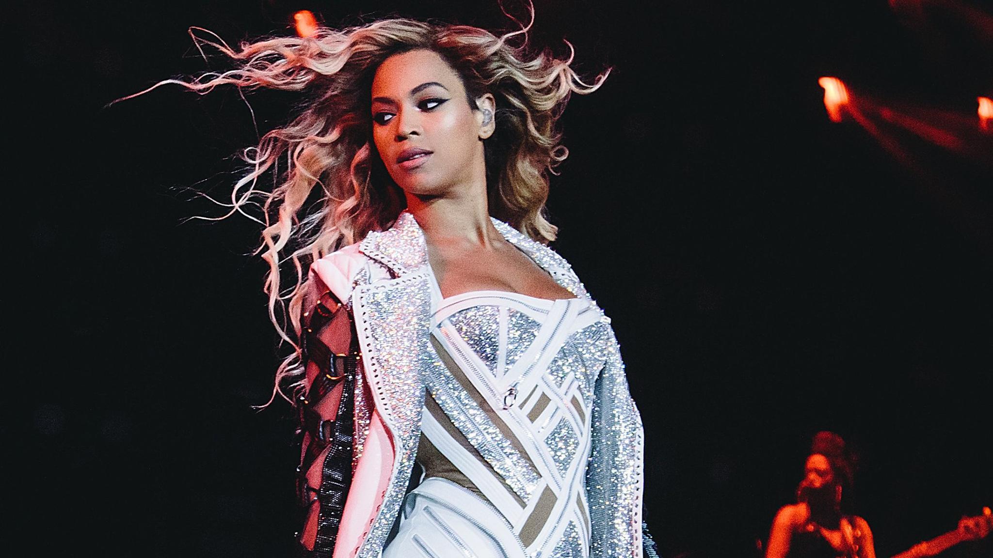 2048x1152 Beyoncé, O2 Arena, London