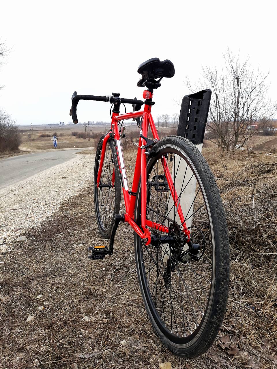 960x1280 Road Bike Wallpaper wallpaper