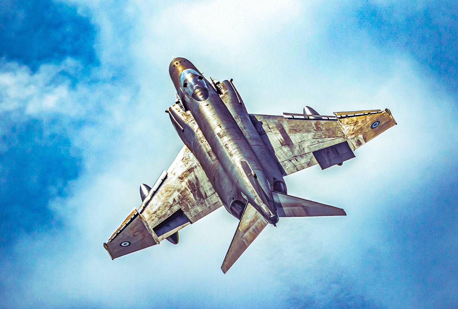 1600x1080 Is It True That The F 4 Phantom Is A Long Range Supersonic Fighter?