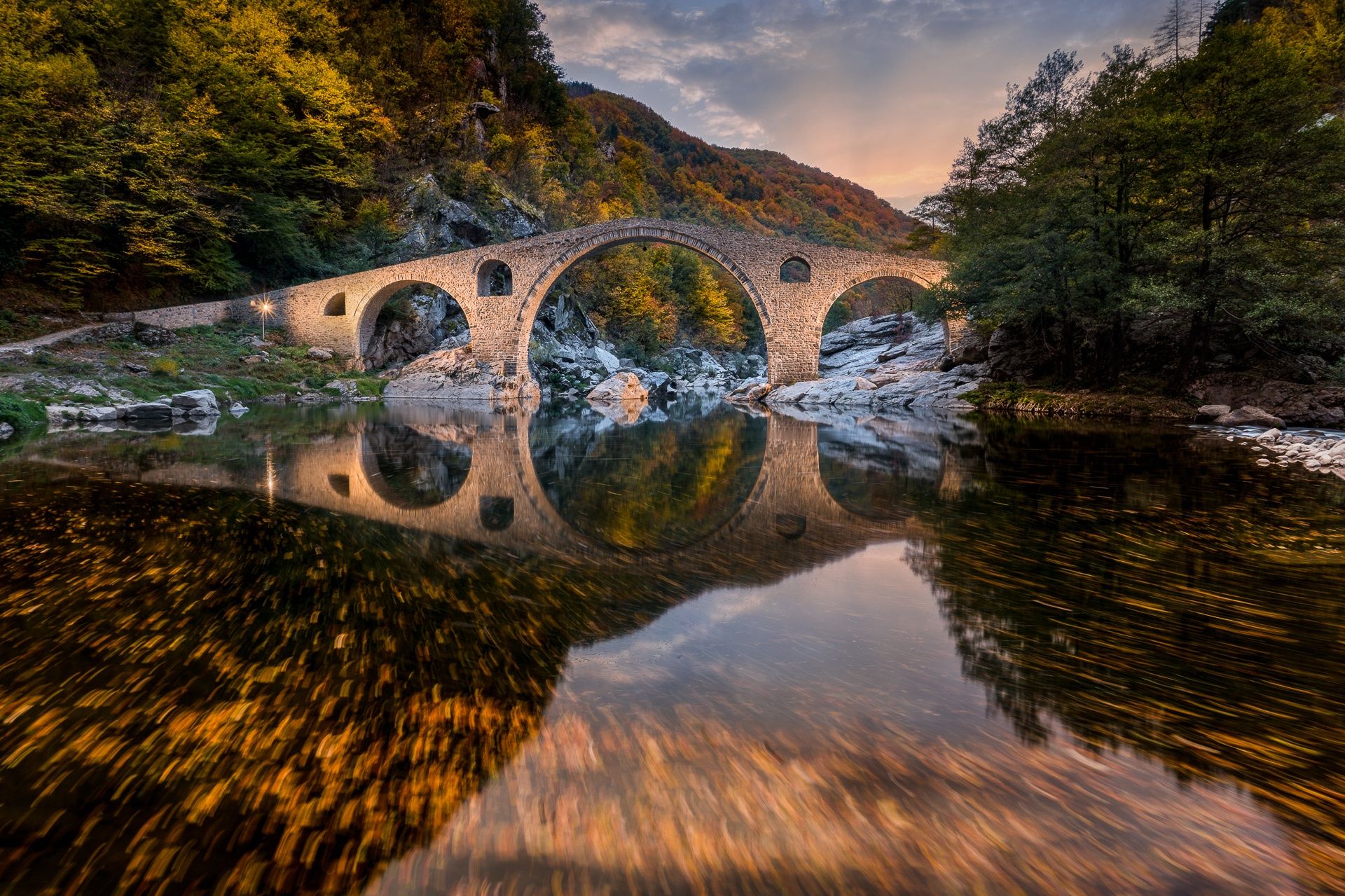 1920x1279 Wallpaper autumn, forest, mountains, bridge, river, Bulgaria, Bulgaria, Devil's Bridge for mobile and desktop, section пейзажи, resolution 1920x1279