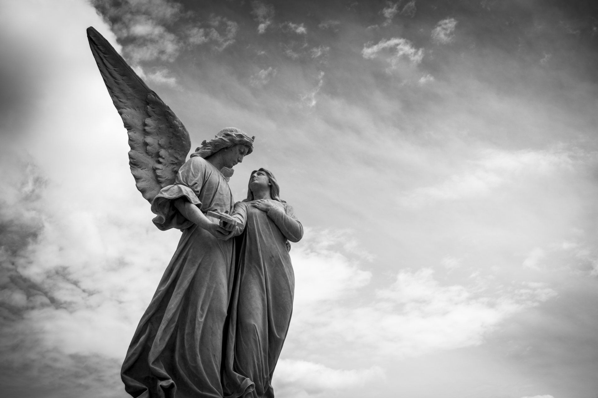 1920x1280 Download Sculpture Statue Religious Black & White Man Made Angel Statue 4k Ultra HD Wallpaperx4000