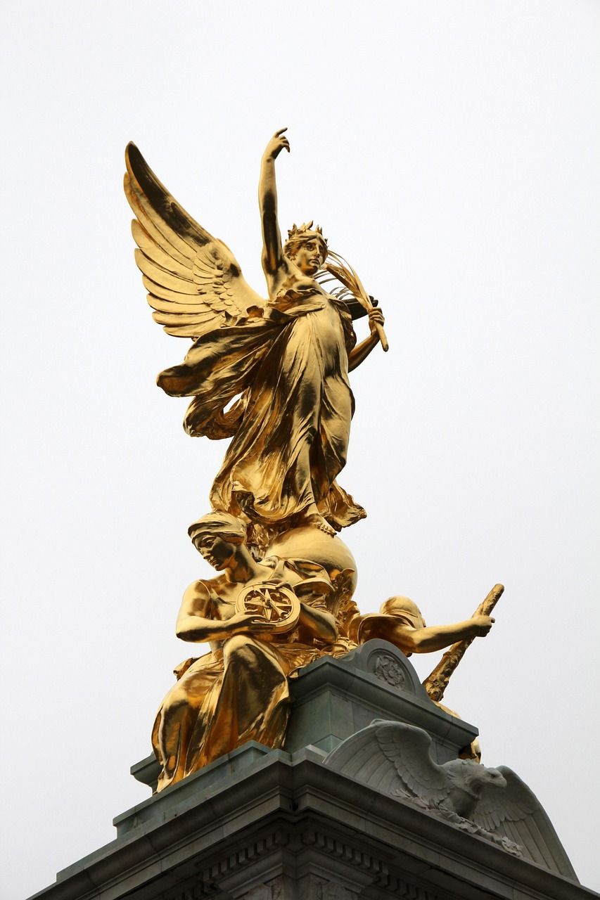 853x1280 Gold Statue Angel