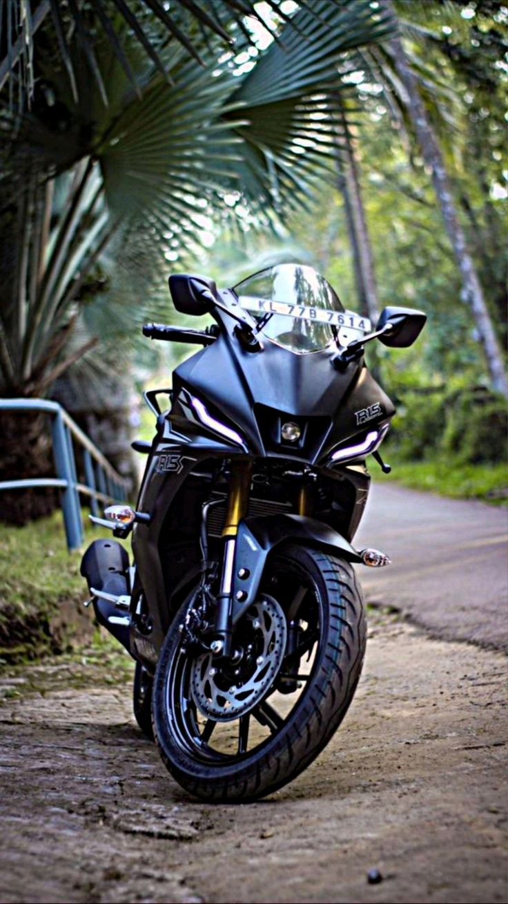 736x1308 R15 V4 Black Edition
