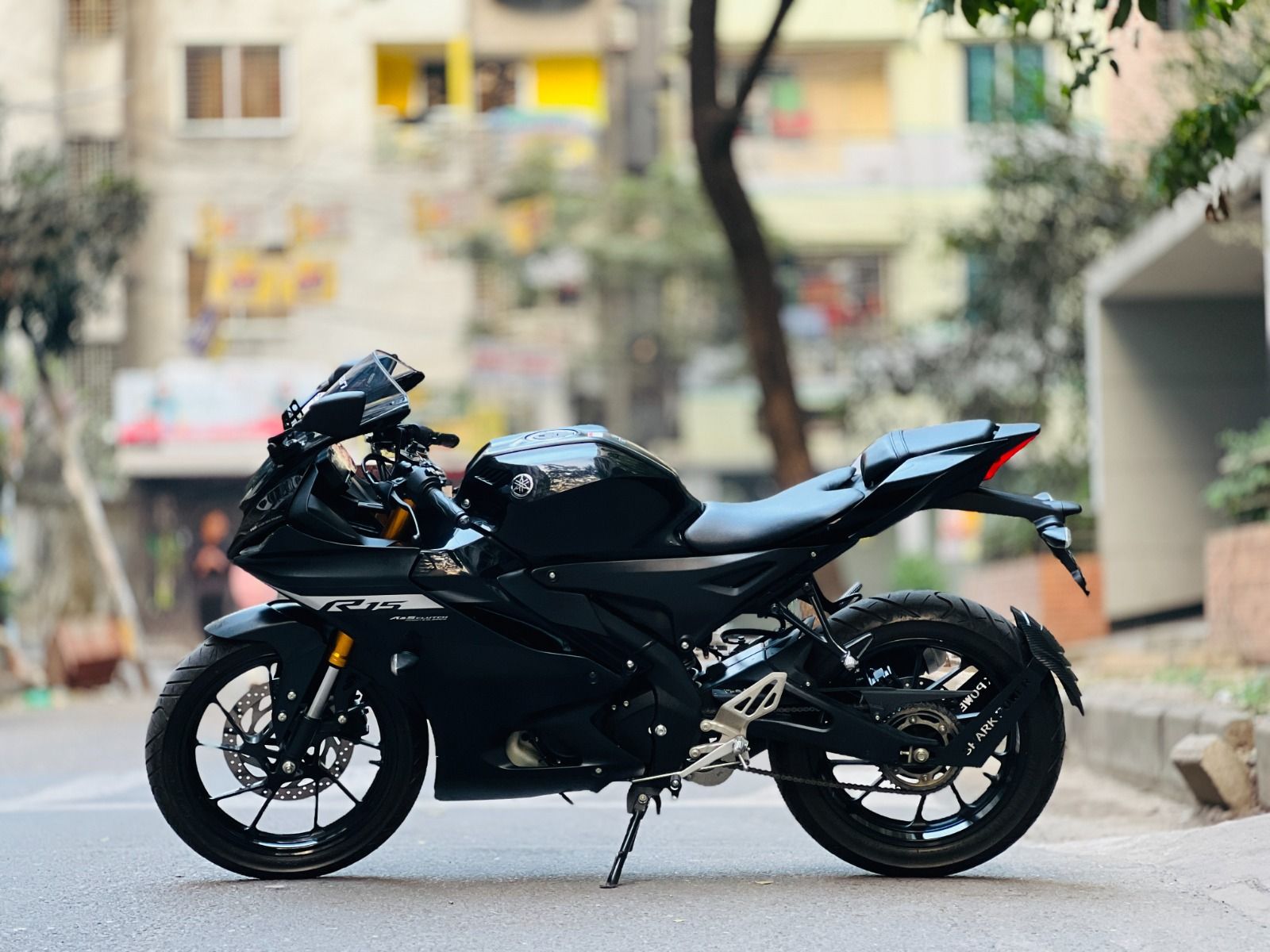 1600x1200 R15 V4 NON ABS (INDO)5200KM