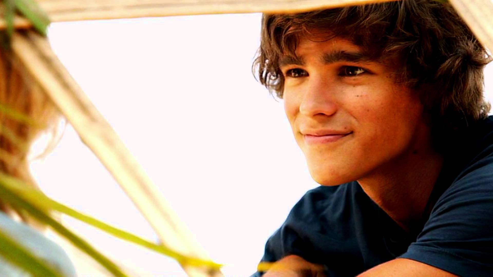 1920x1080 Brenton Thwaites High Definition Wallpaper