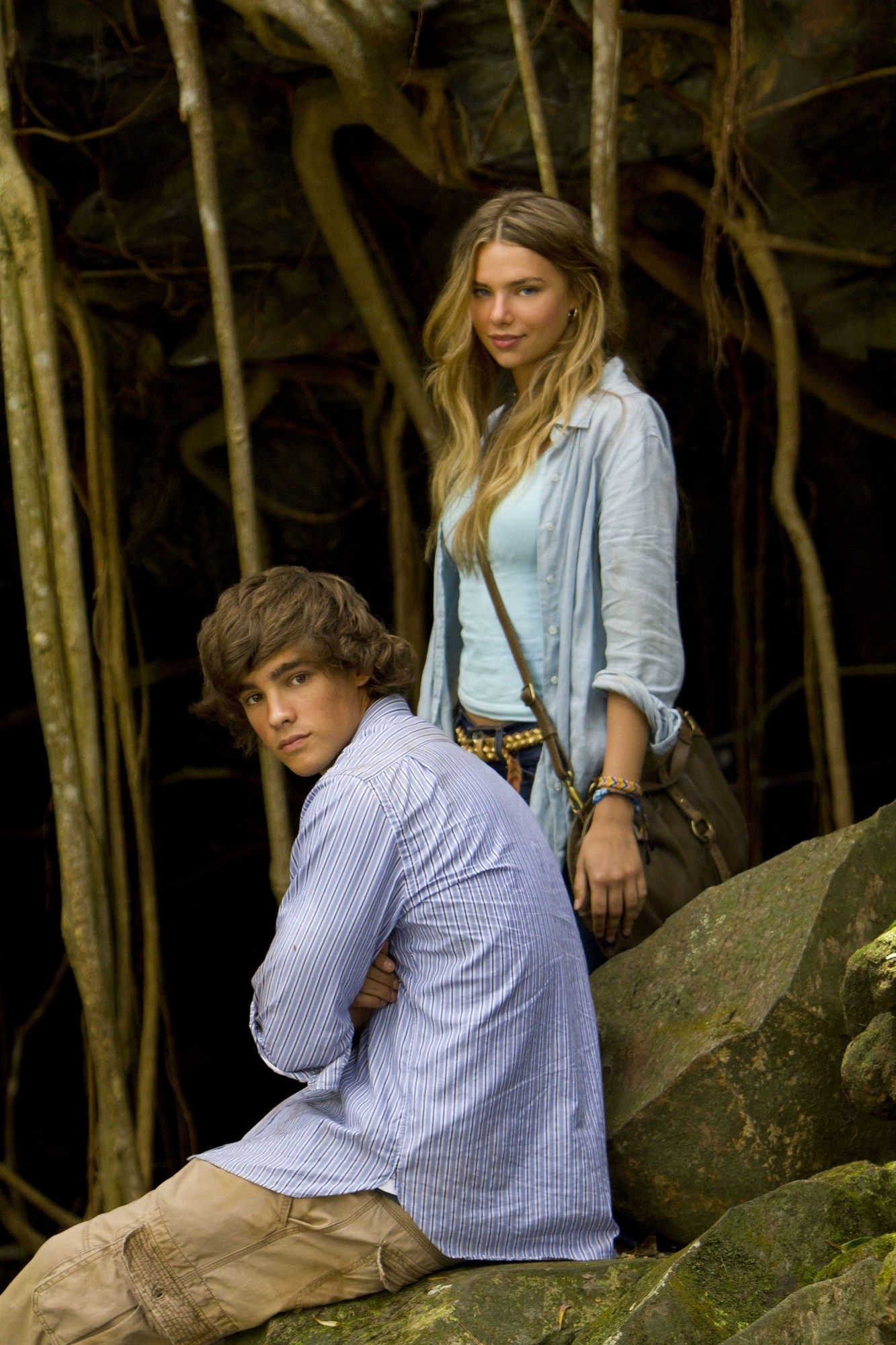 1333x2000 Brenton Thwaites Wallpaper