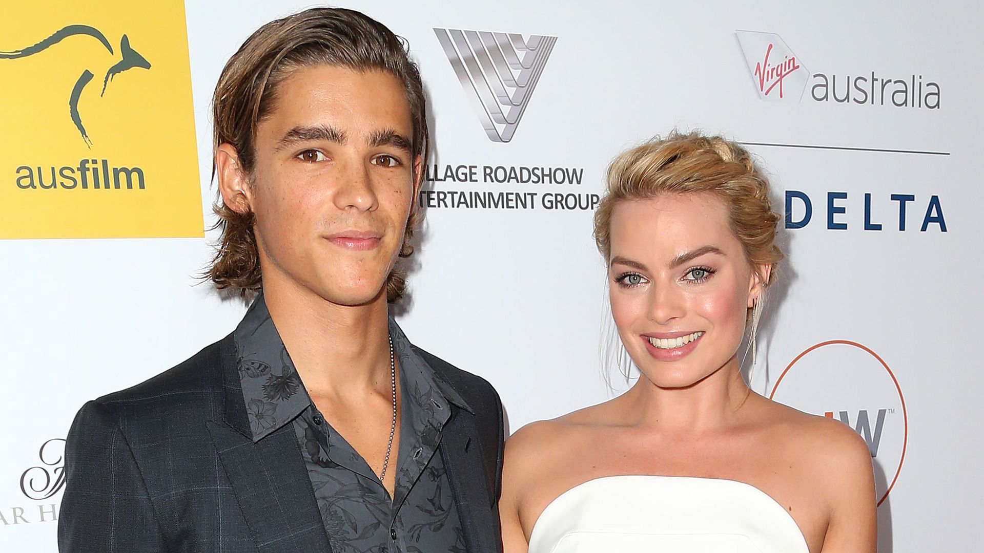 1920x1080 Margot Robbie, Brenton Thwaites Feted at Australians in Film Gala