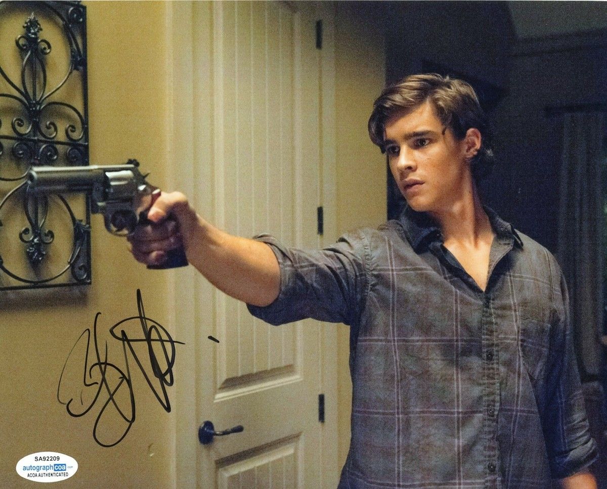 1200x967 Brenton Thwaites OculusAutographed Signed 8x10 Photo ACOA