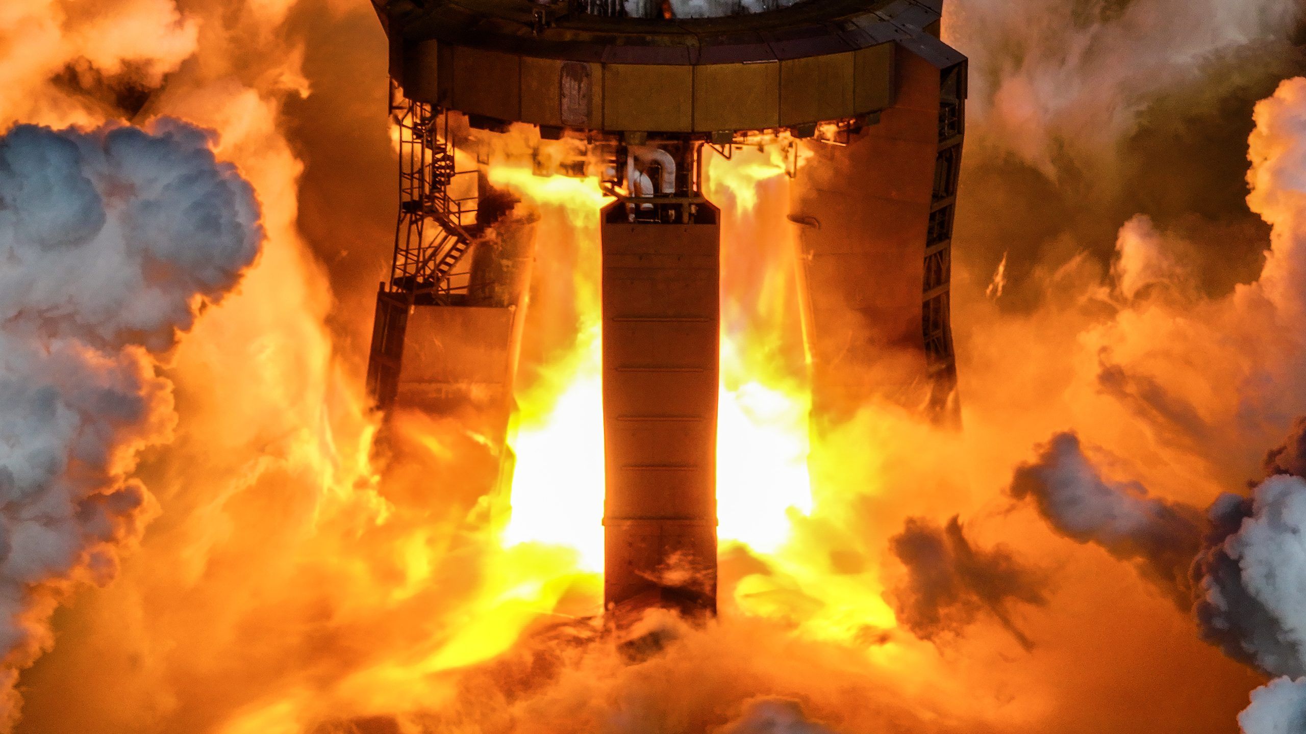 2560x1440 SpaceX Starship Raptor Rocket Engine Explodes In Massive Fireball During Test!