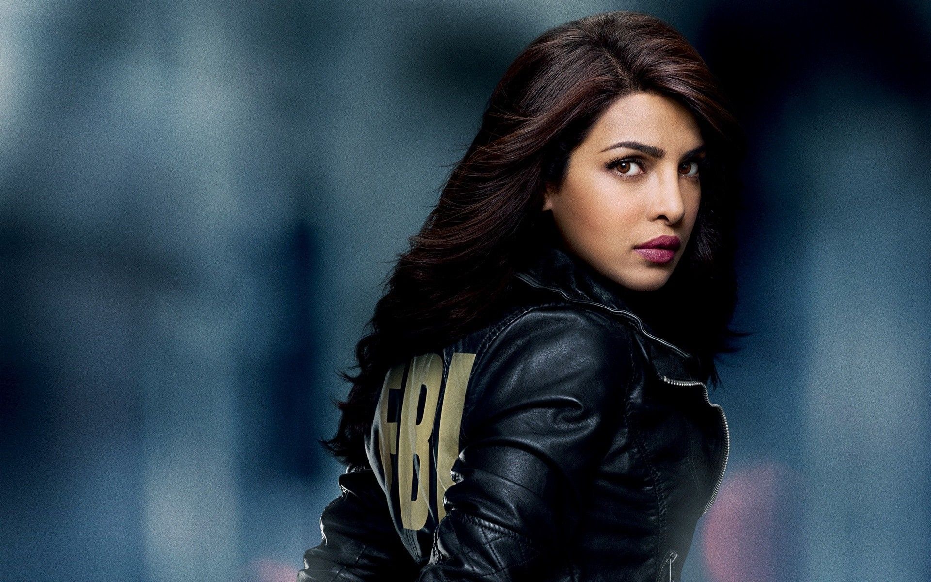 1920x1200 Priyanka Chopra: Stunning HD Wallpaper of a Talented Actress and Singerx1200