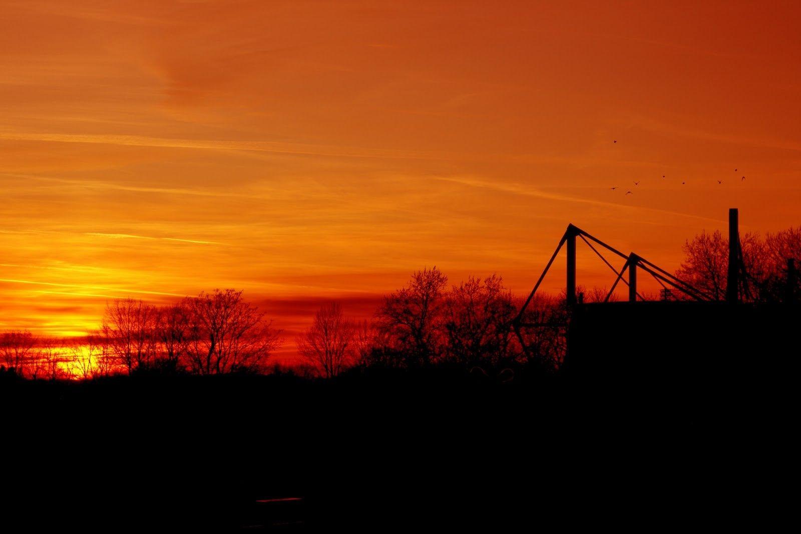 1600x1067 BVB Signal Iduna Park Borussia Dortmund Sun Sky Wallpaper:1600x1067