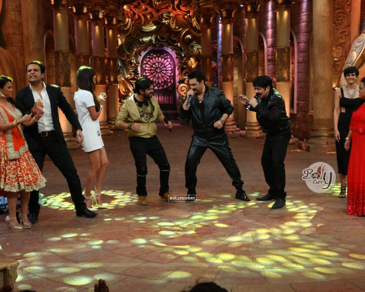 1280x1024 Wallpaper Sanu, Bharti Singh & Sudesh Lahiri have a Blas Kumar Sanu have a Blast on 'Comedy Nights Live' size:1280x1024