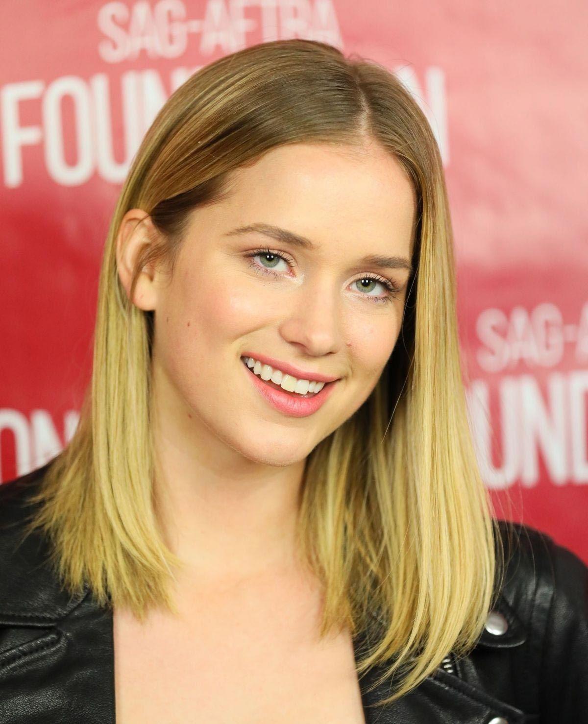 1200x1478 Image result for elizabeth lail you. Elizabeth lail, Actresses, Hairstyle