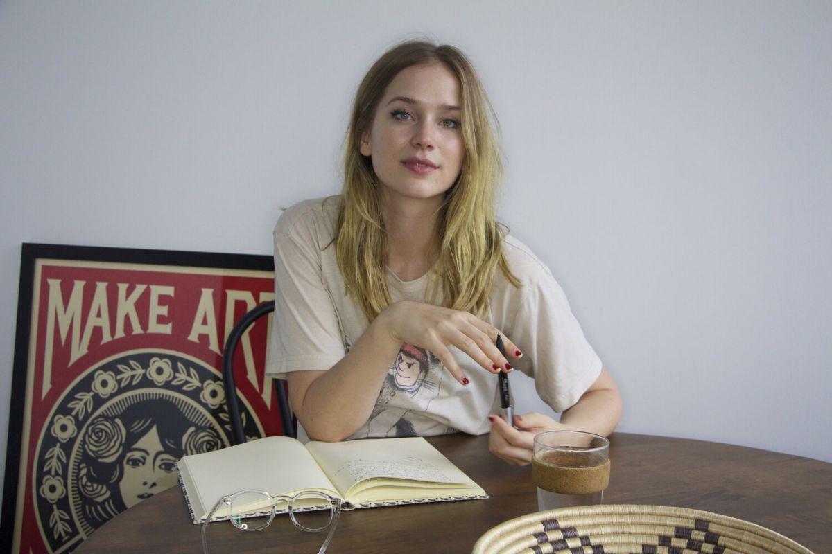 1200x800 Elizabeth Lail wallpaper