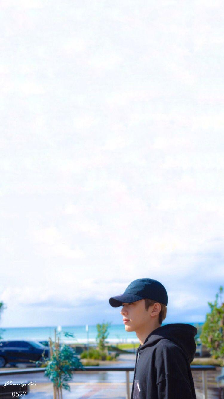 750x1332 Wanna One Lai Guan Lin Wallpaper. Guan lin, Lai guanlin, Ong seung woo