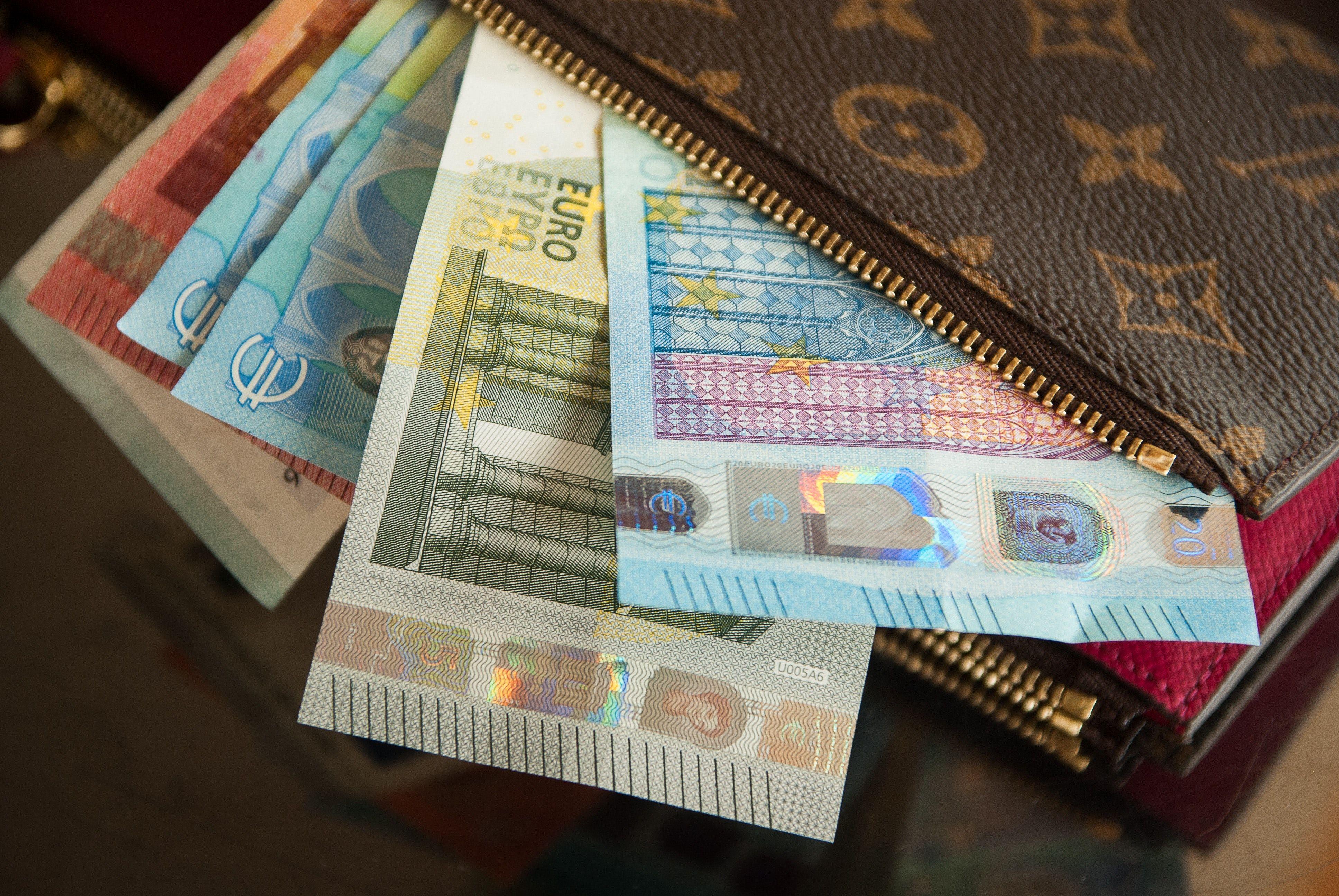 3872x2592 Several Euro Banknotes in Louis Vuitton Wallet · Free