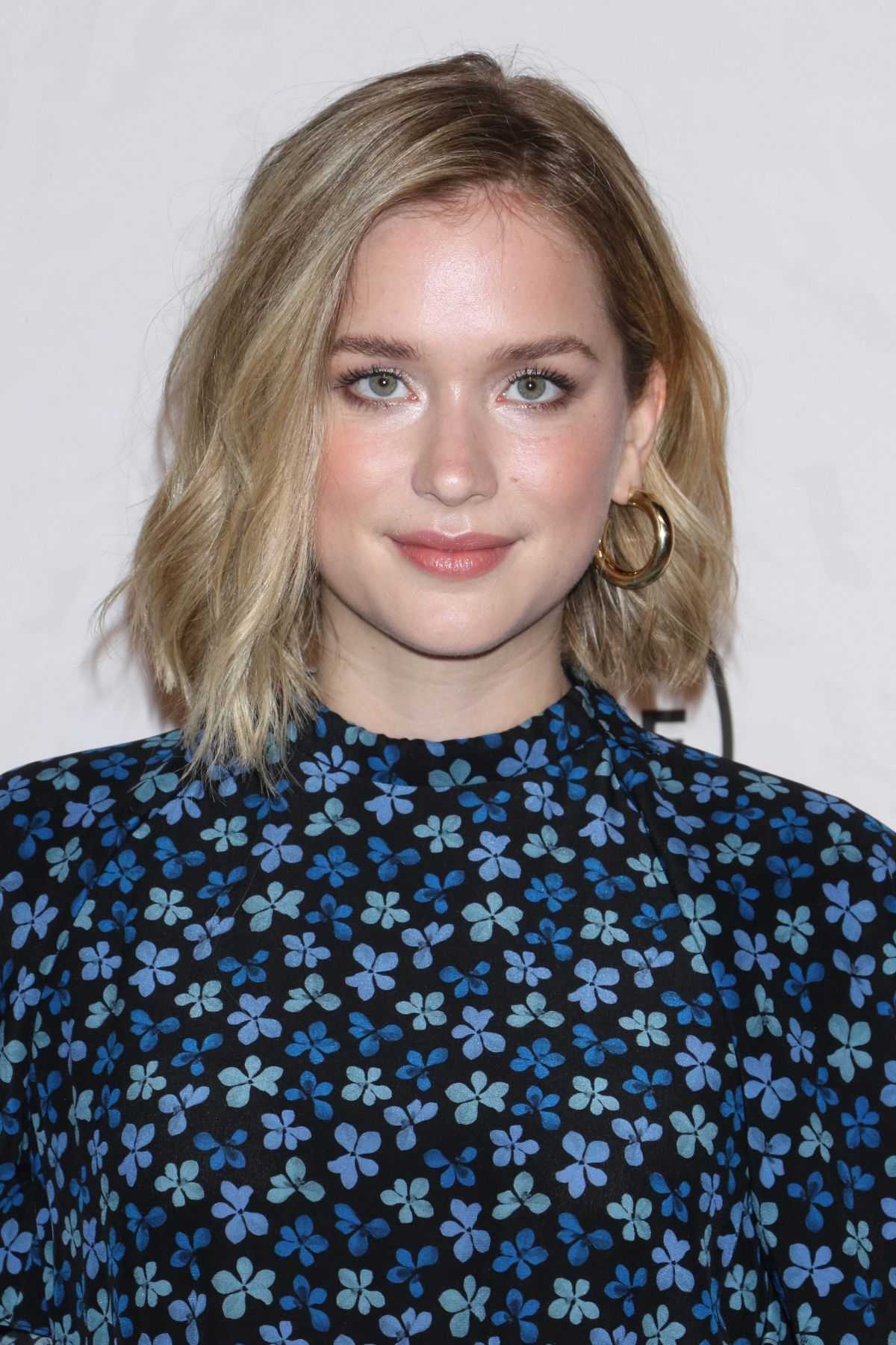 1200x1800 Hot Picture Of Elizabeth Lail Which Will Get You Addicted To Her Body