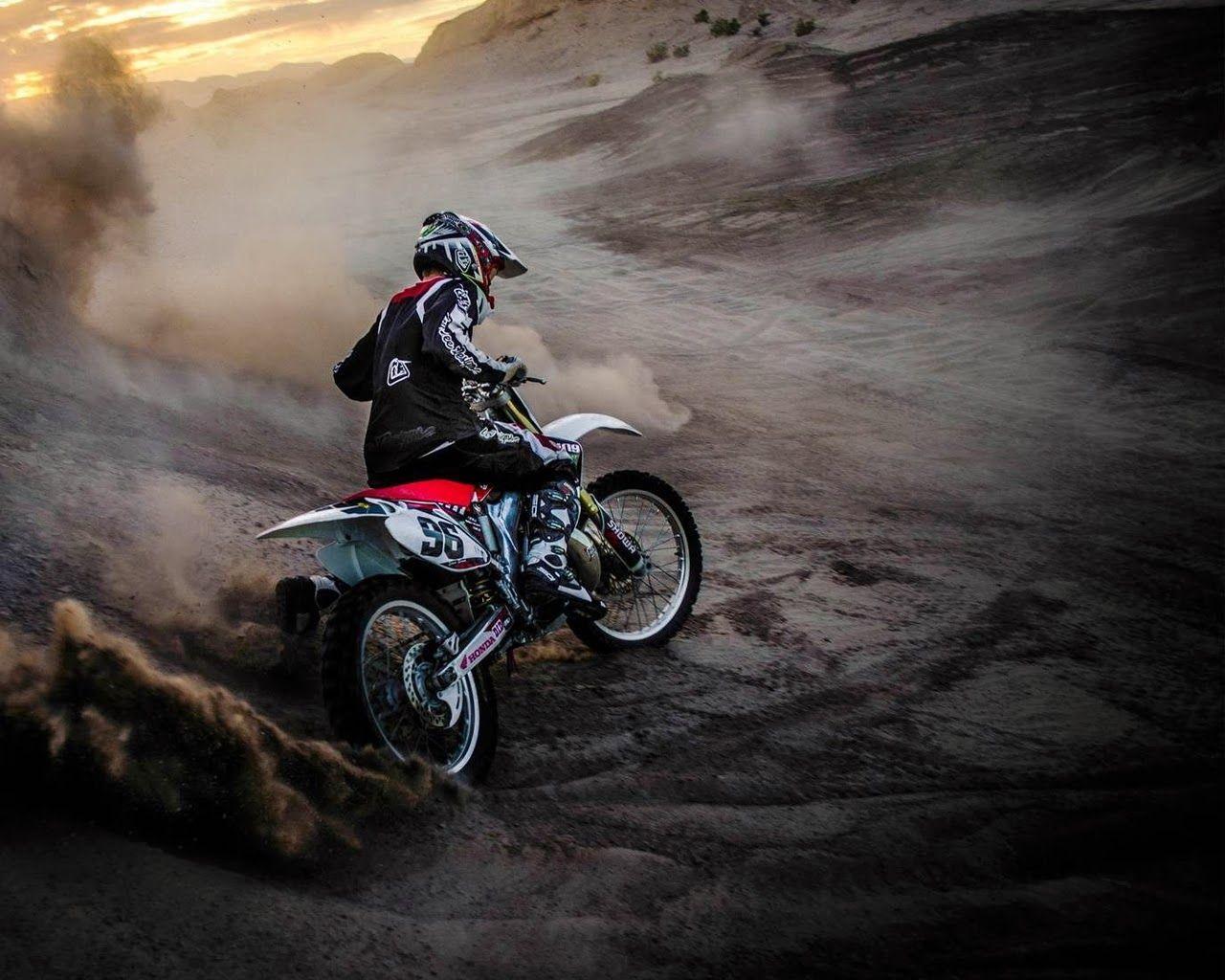 1280x1024 Bike Riders Wallpaper