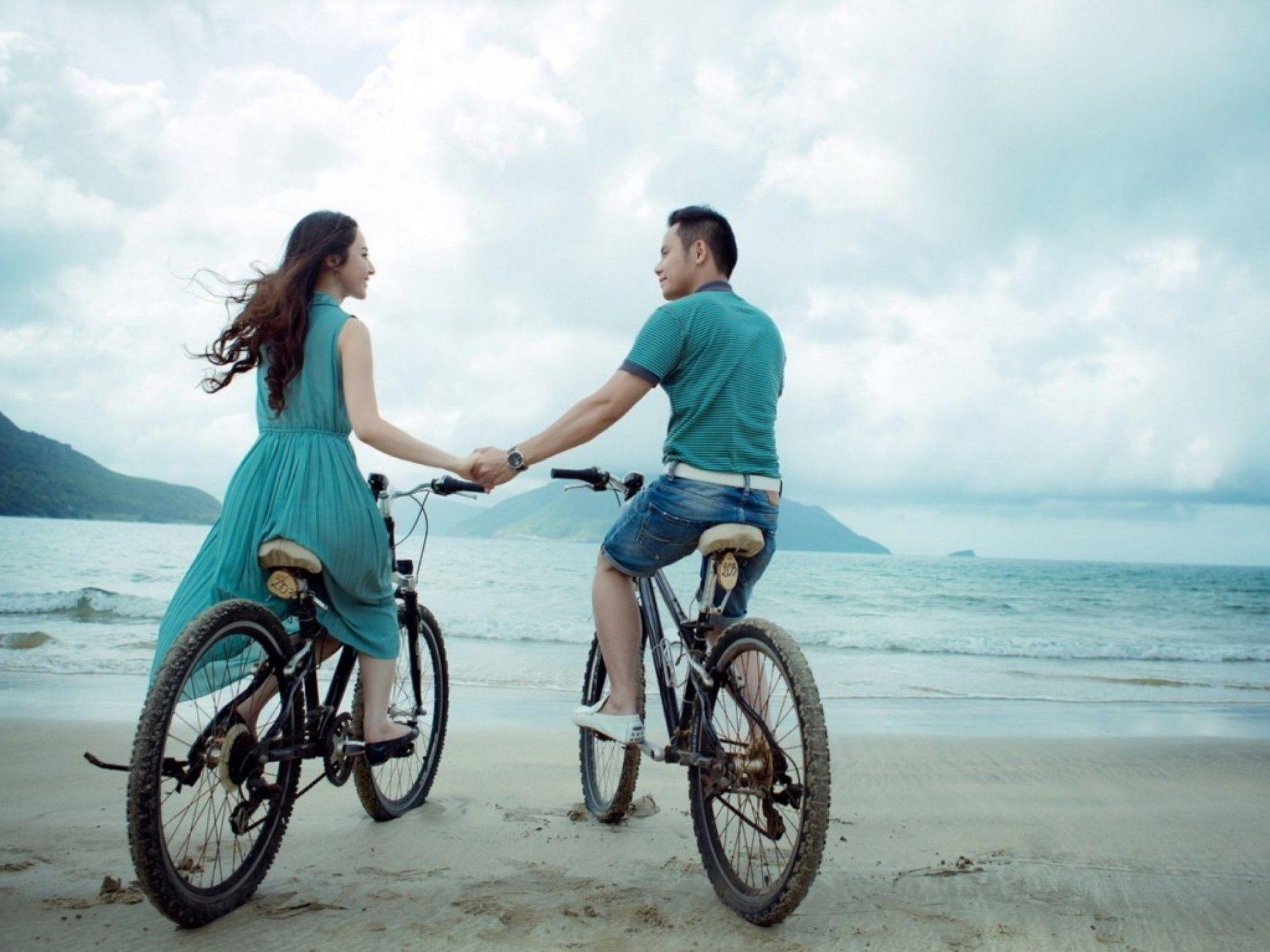 1920x1440 Couple Bicycle Riding On Beach HD Wallpaper 75 :