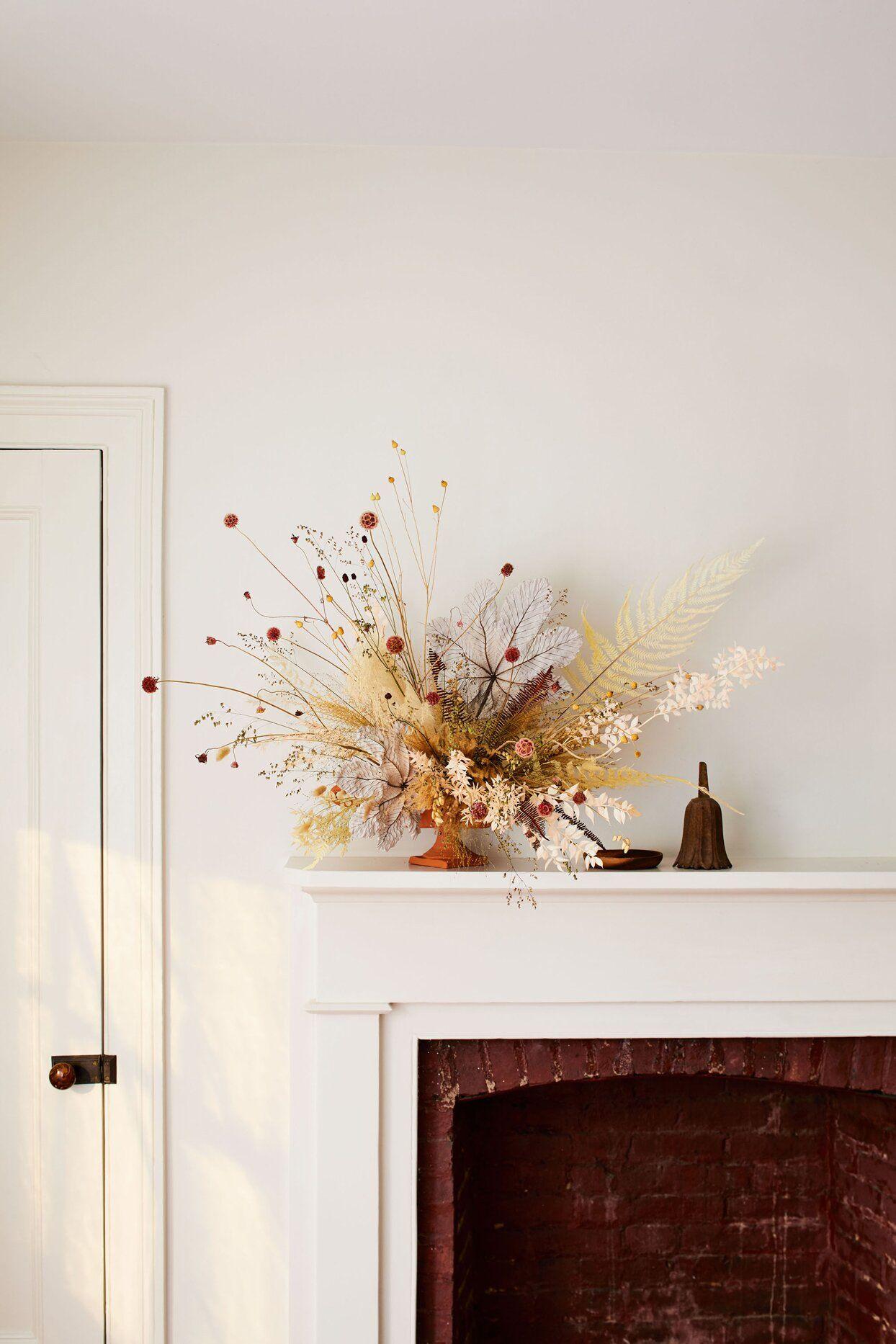 1244x1866 These Understated Dried Flower Arrangements Are Perfect for Fall