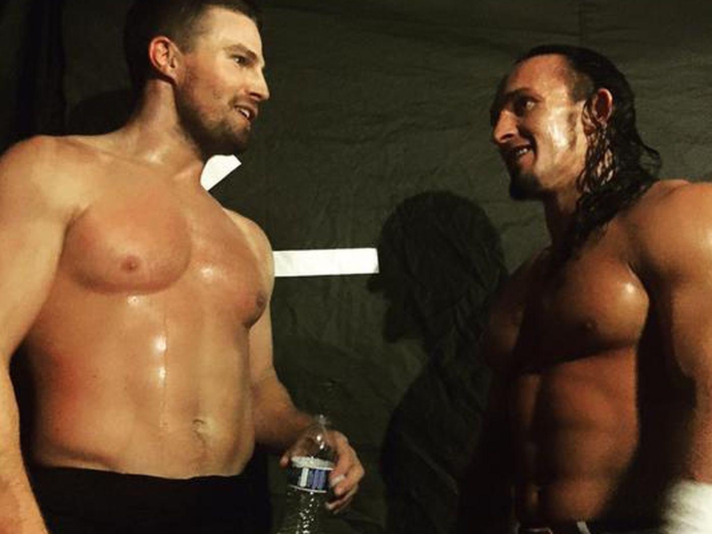 1400x1050 Stephen Amell sells like a pro and hits big spots in WWE SummerSlam win