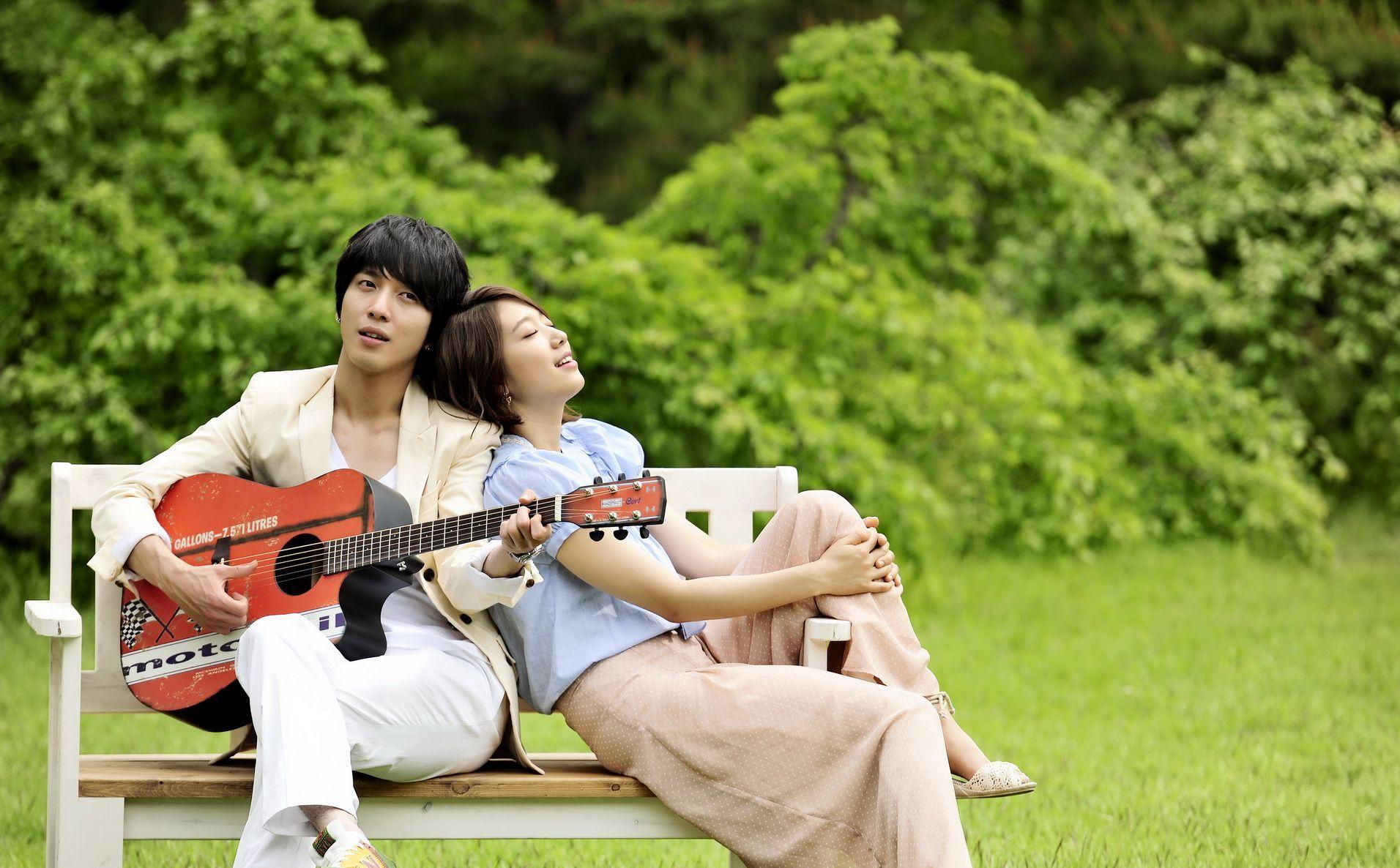1912x1186 You've Fallen For Me Heartstrings Photo: Jung Yong Hwa & Park Shin Hye Wallpaper