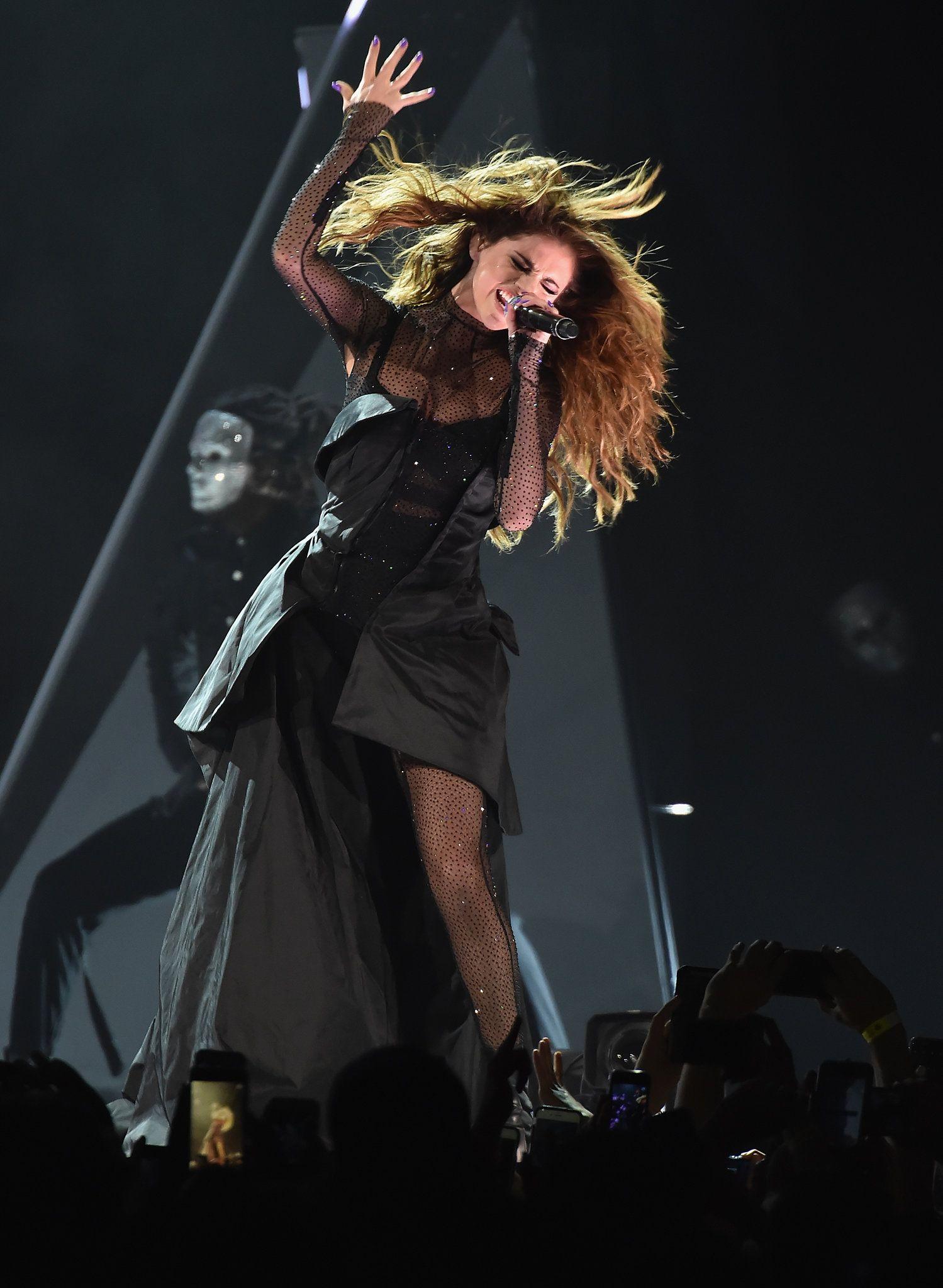 1499x2048 Review: Selena Gomez, a Disney Graduate, Majors in Angst Onstage