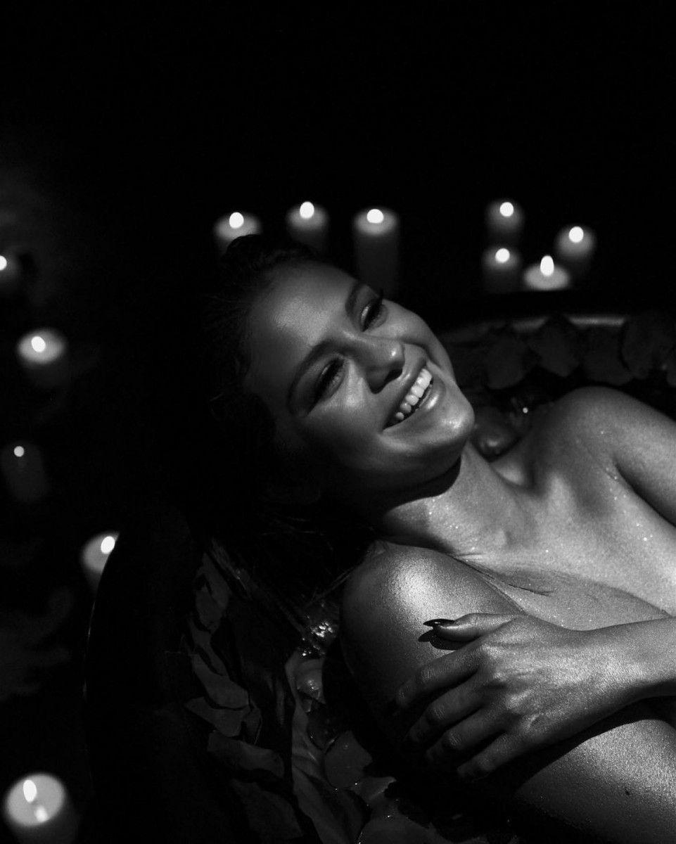 961x1200 Selena Gomez wallpaper