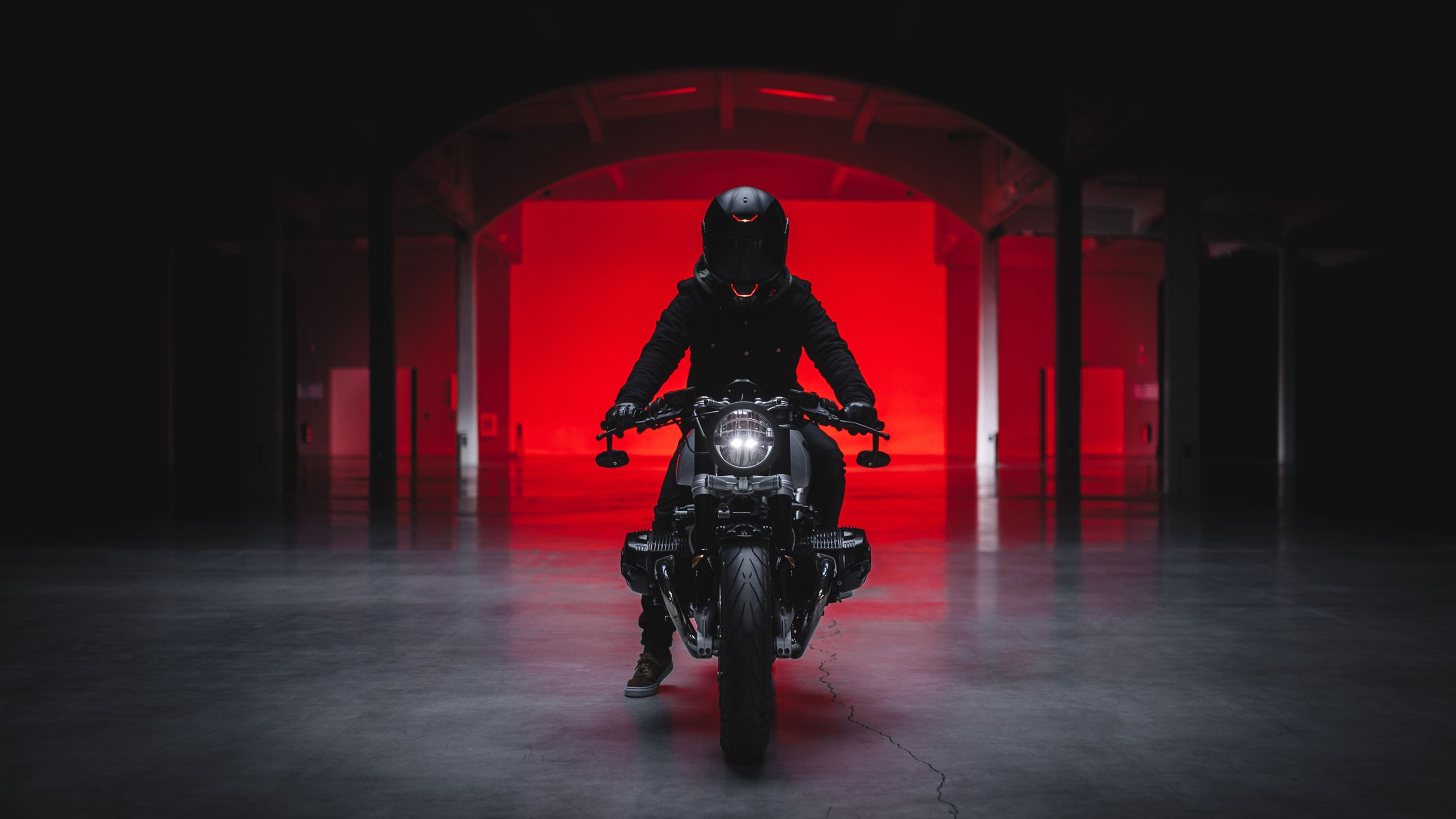2560x1440 BMW R nineT: Bold Rider in Red HD Wallpaperx1440