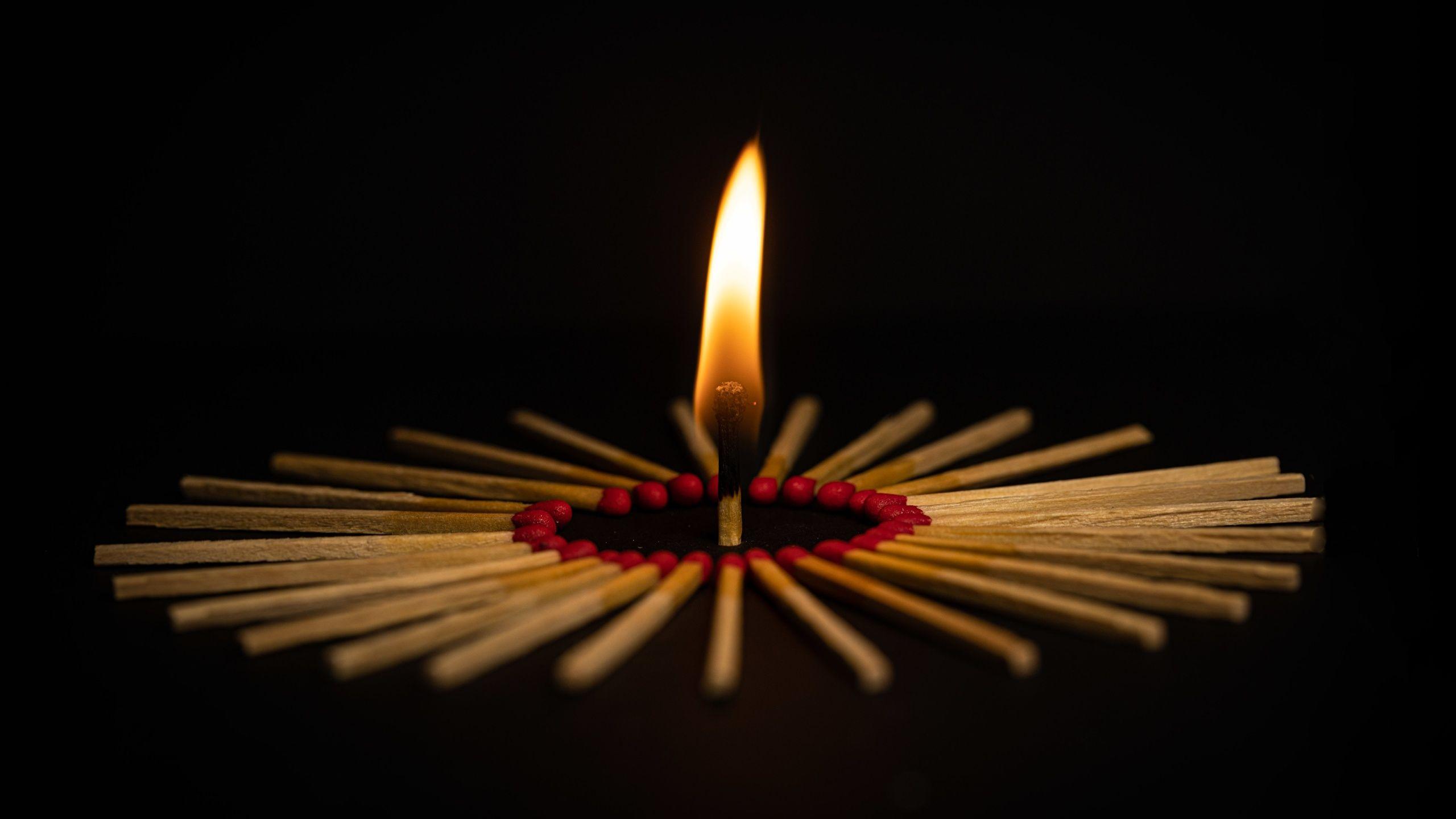 2560x1440 Image Match Fire Black background 2560x1440