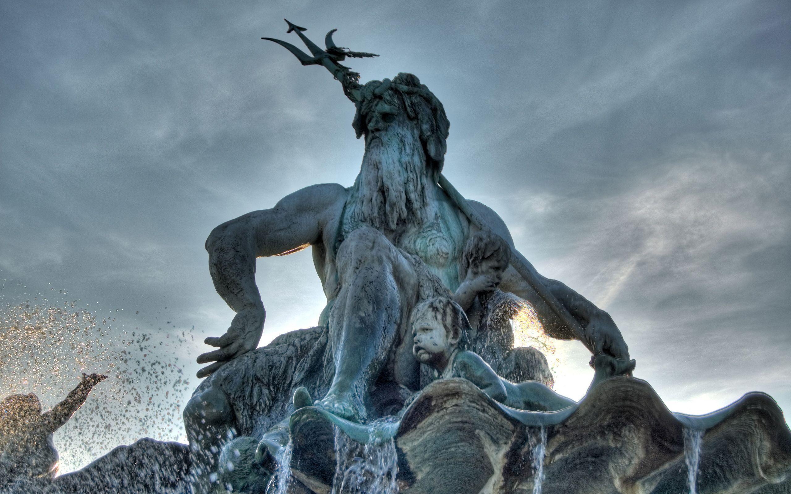 Сила природы посейдона. Статуя Нептун Посейдон. Посейдон Бог статуя. Посейдон Бог древней Греции. Посейдон Нептун Зевс.
