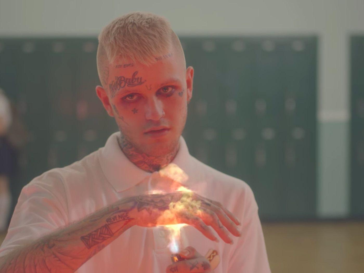 1400x1050 One Video: Awful Things