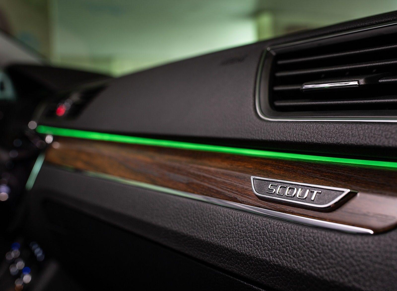 1600x1174 Skoda Superb Scout Ambient Lighting Wallpaper (51)