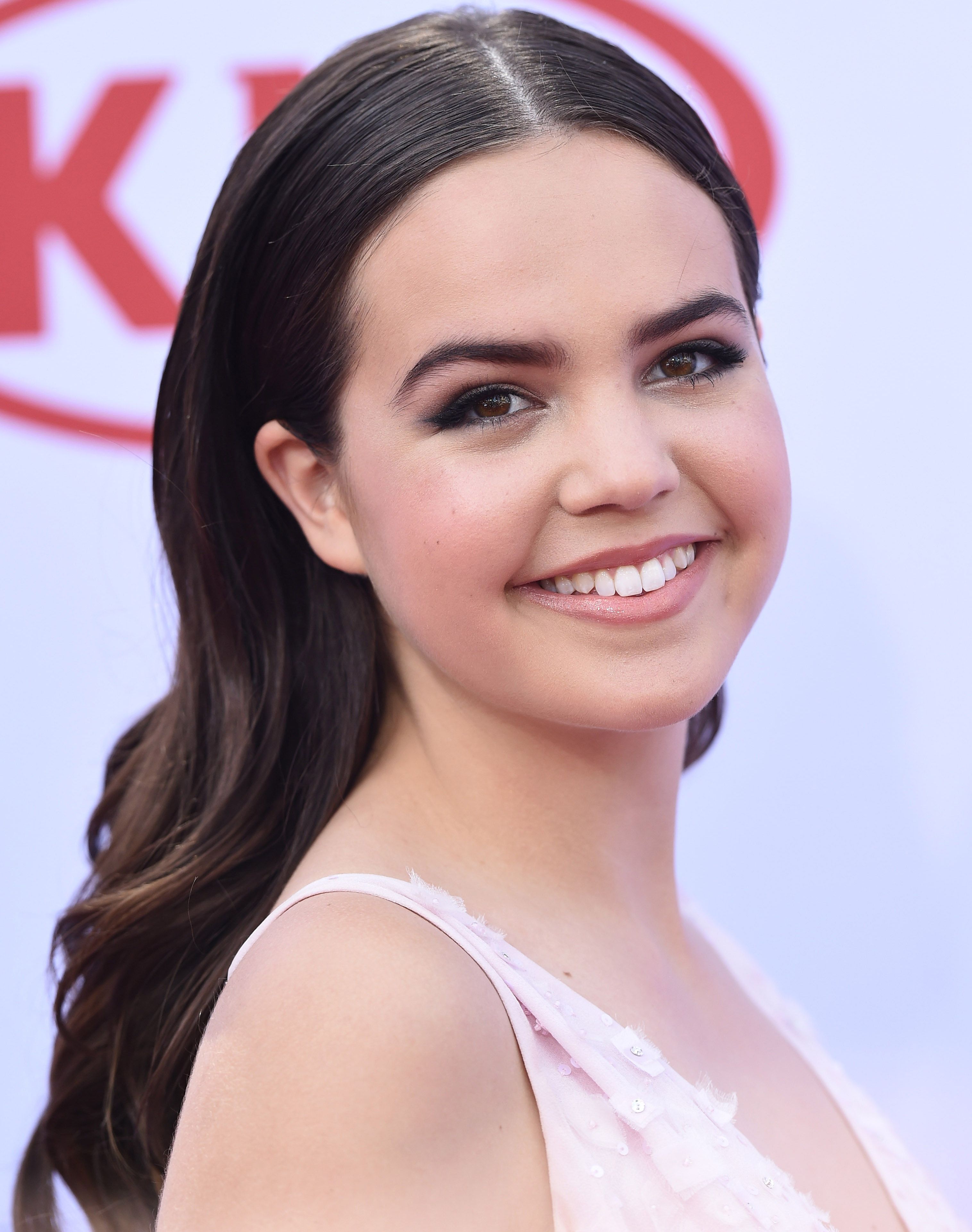3032x3844 Bailee Madison Wallpaper