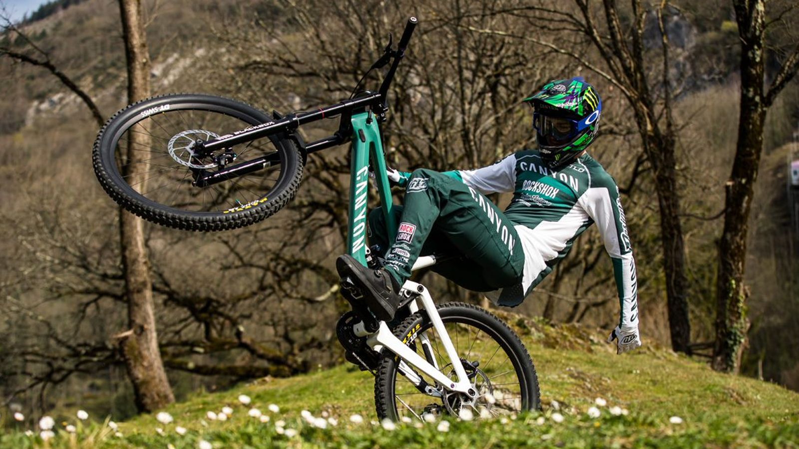 1600x900 Canyon Releases Limited Edition Troy Lee Designs Sender CFR