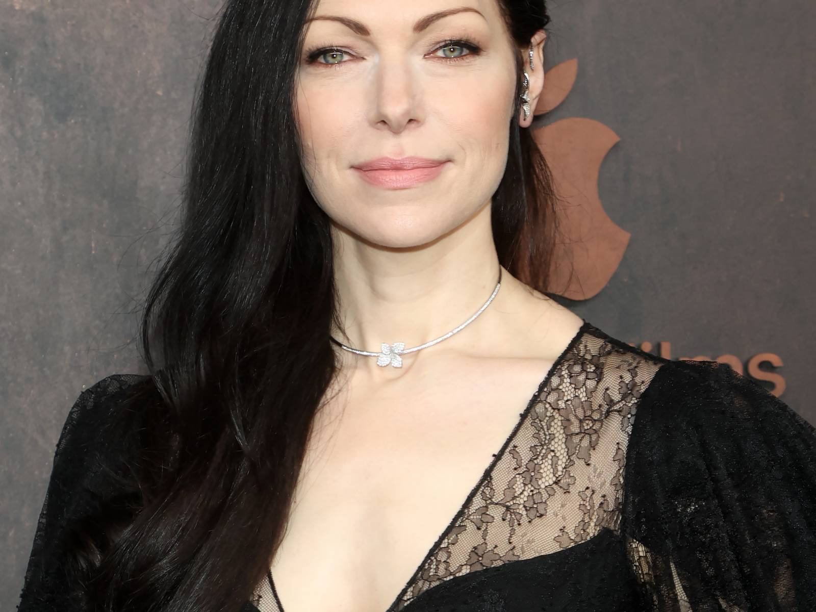1600x1200 Laura Prepon