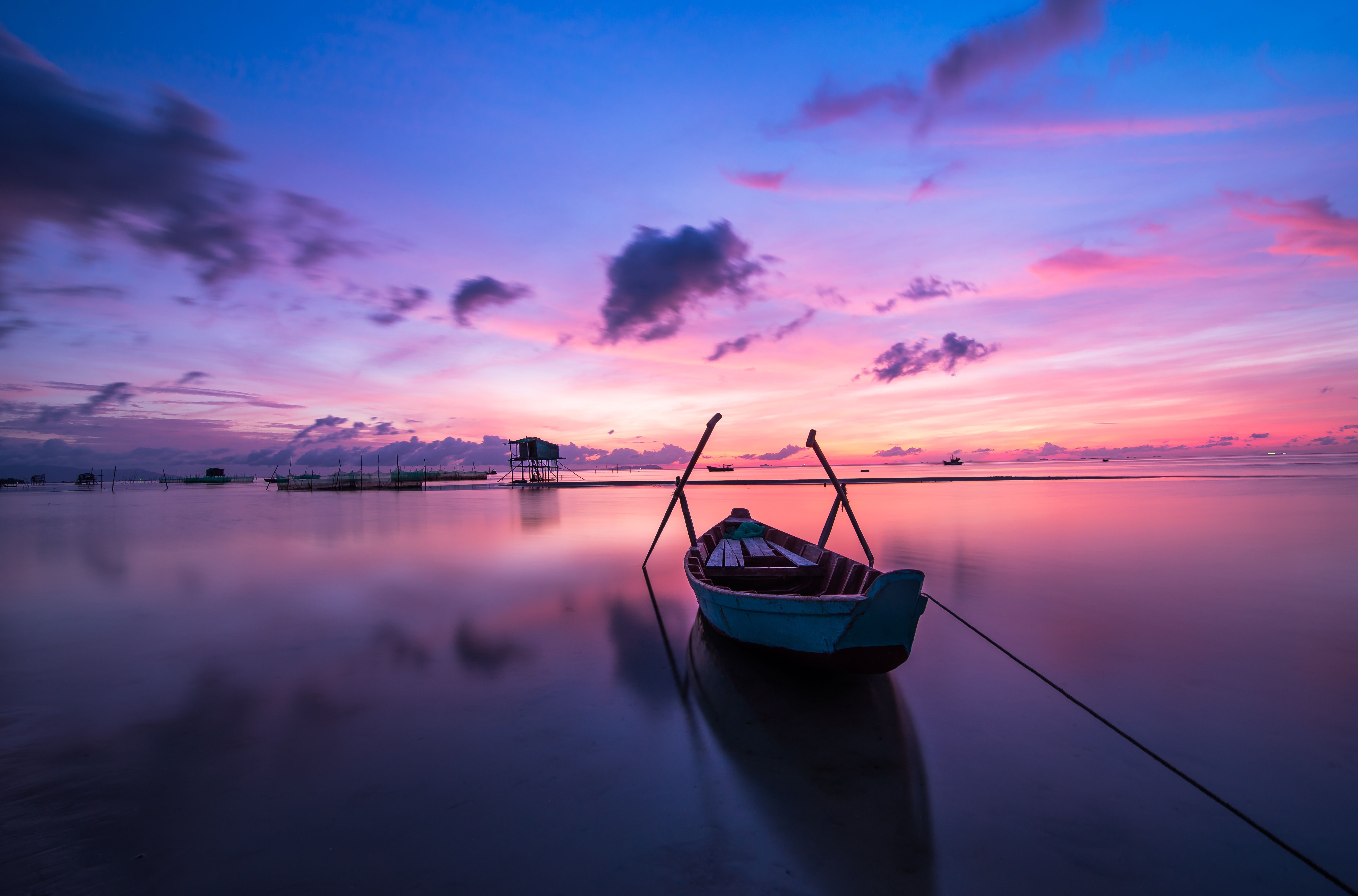 5938x3919 Blue and White Boat on Body of Water · Free