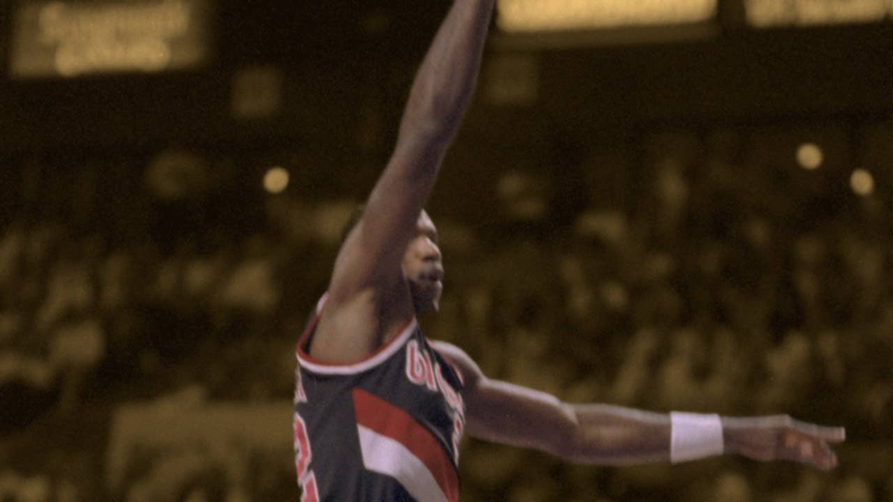 1280x720 Clyde Drexler's Blazers teammates were shocked to see his heroics in '90