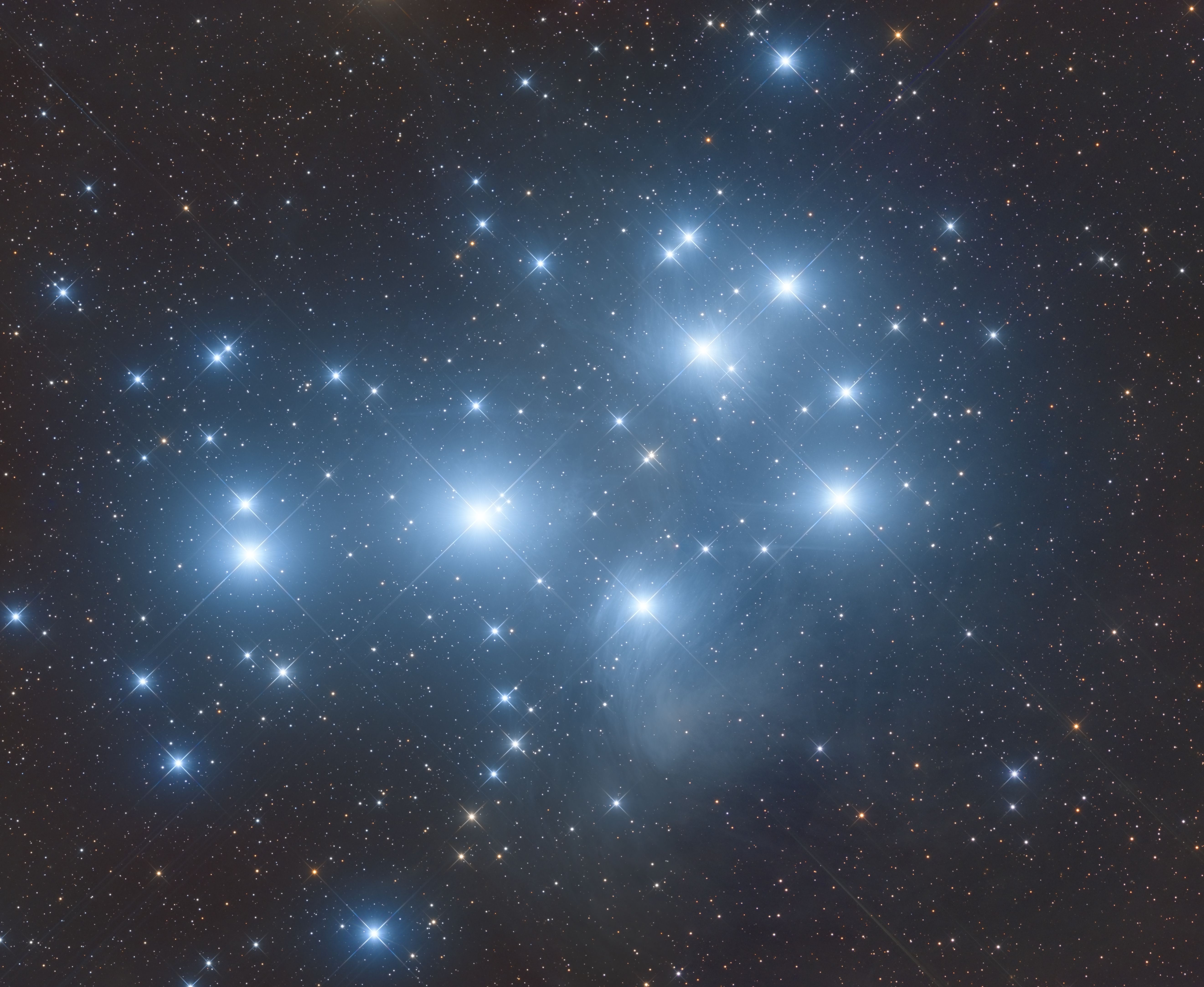 5283x4329 Twinkling Stars: Skywatcher Snaps Stunning View of Pleiades Star Cluster