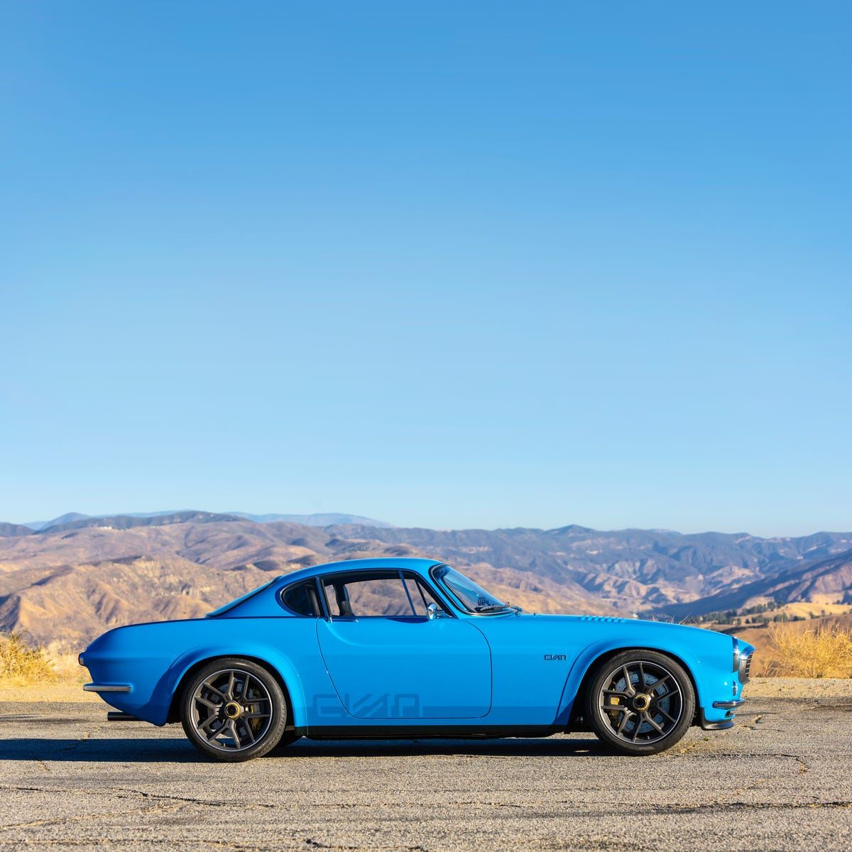 1200x1200 Volvo P1800 Cyan Racing Continuation Is A Carbon Fiber Restomod