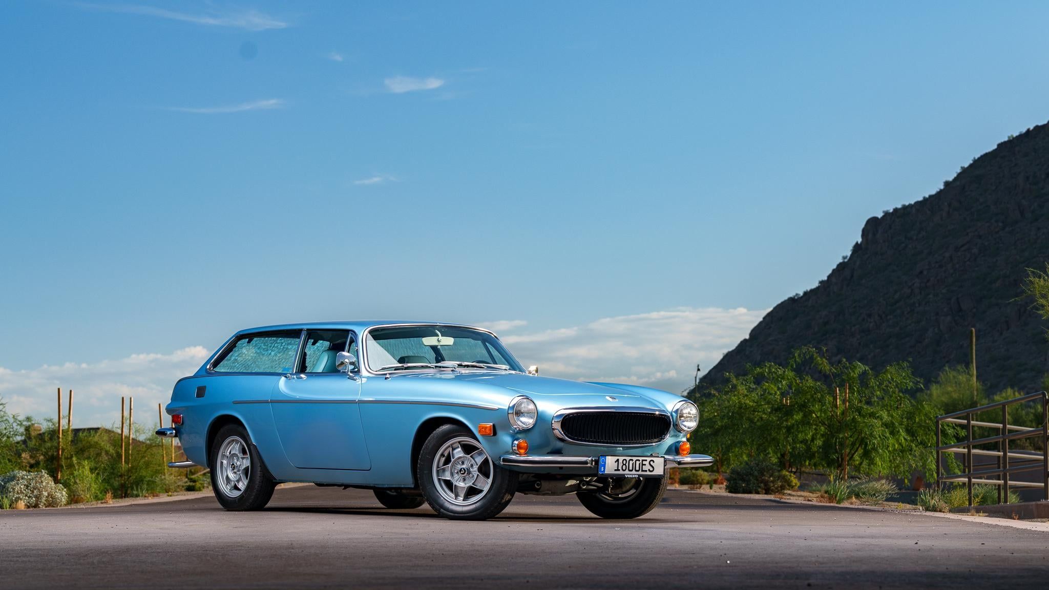 2048x1152 Volvo P1800