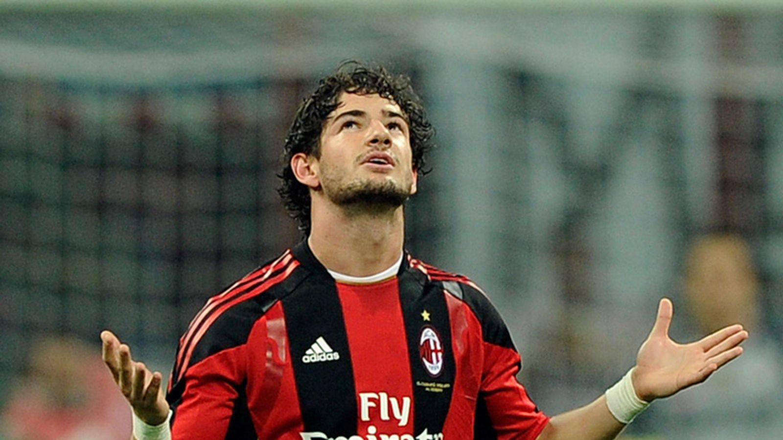 1600x900 PSG attractive option for Pato