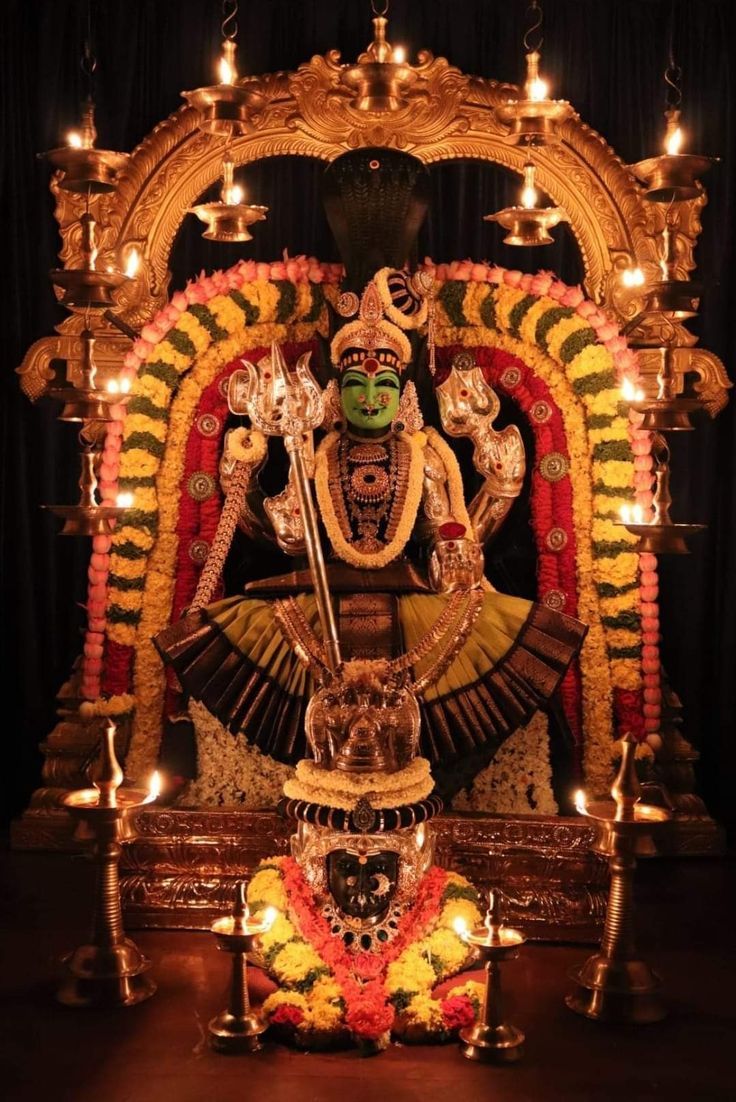 736x1102 Samayapuram mariamman HD image. Samayapuram mariamman photo, Ammavaru, Day 3 navaratri